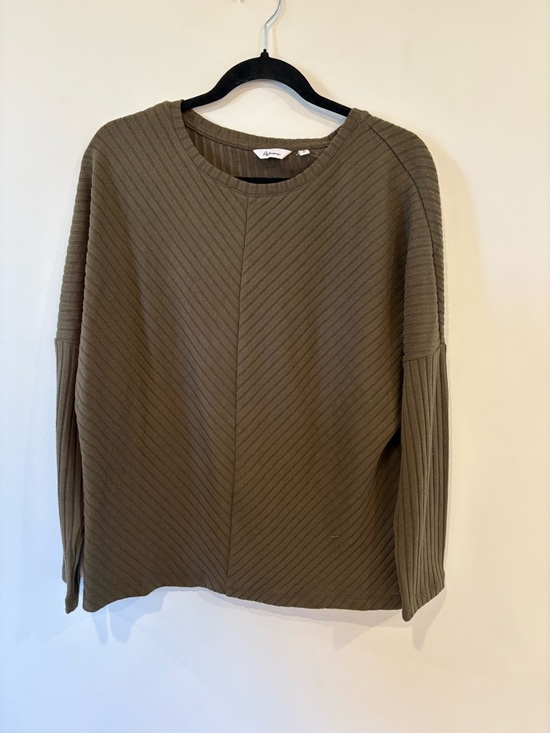 Reitmans Sweaters - Reitmans Olive Ribbed Knit Top